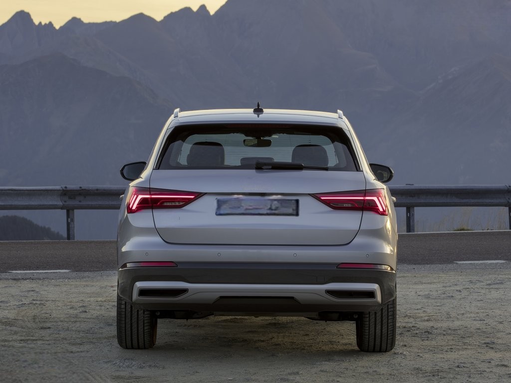 /assets/uploads/audi-q3-2019---2024-led-plaka-aydinlatma-lambasi-bagaj-665ec727b2cc8.jpg