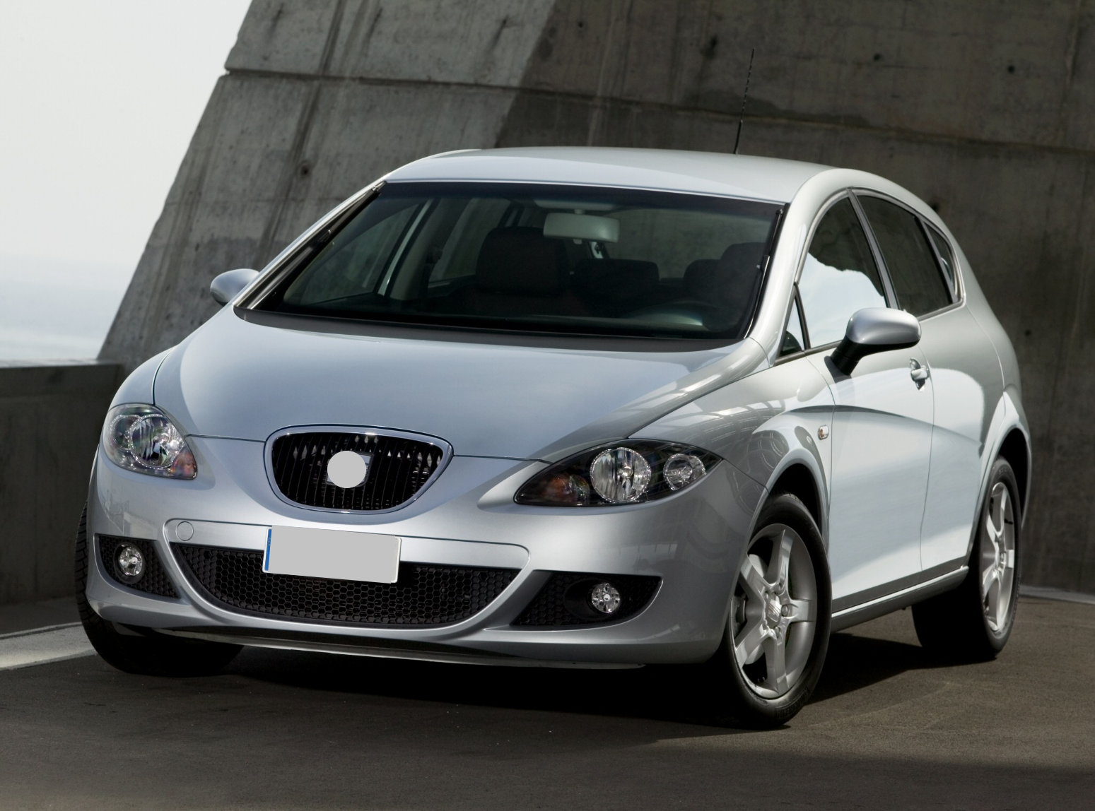 /assets/uploads/seat-leon-2000---2013-guneslik-lambasi-gri-makyaj-aydinlatmasi-665ec56bd78a1.jpg